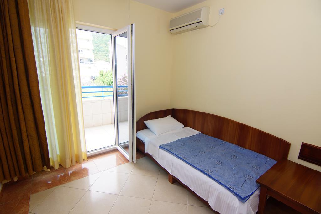 Blue Palace Guest House Будва Екстериор снимка