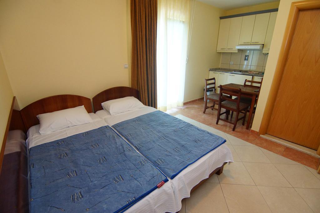 Blue Palace Guest House Будва Екстериор снимка