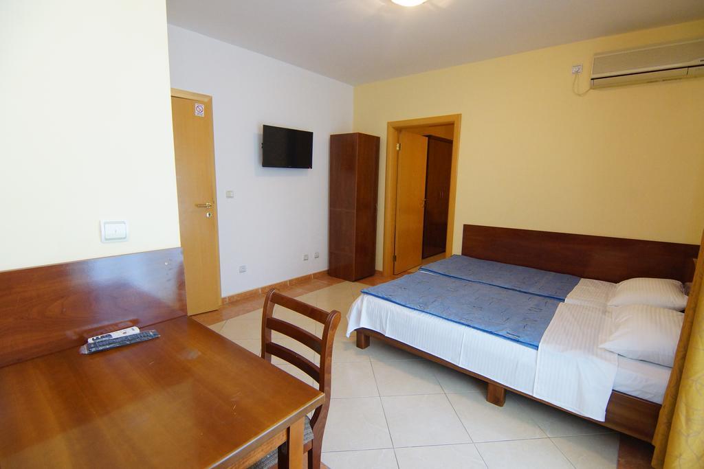 Blue Palace Guest House Будва Екстериор снимка
