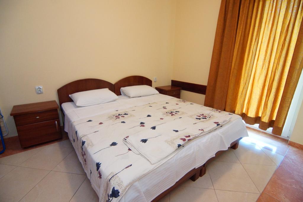 Blue Palace Guest House Будва Екстериор снимка